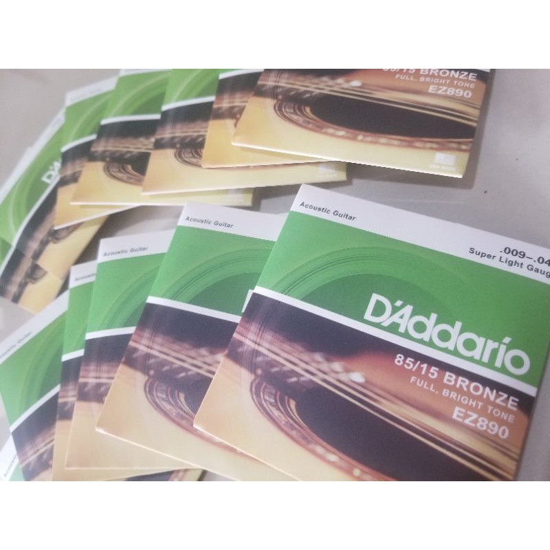 senar akustik d daddario UK 09