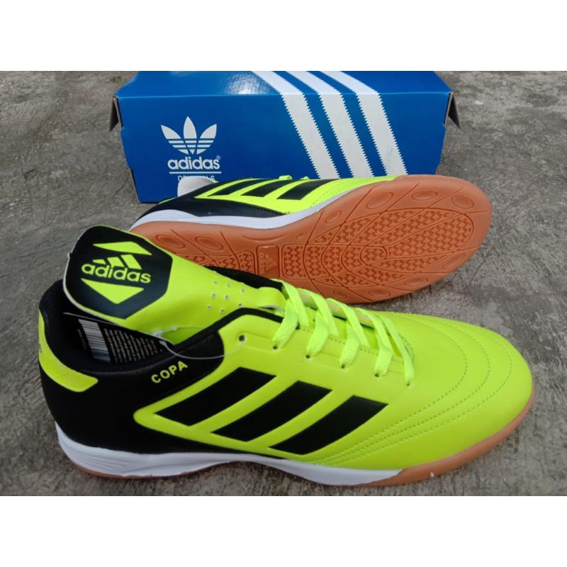 sepatu adidas sepatu olah raga