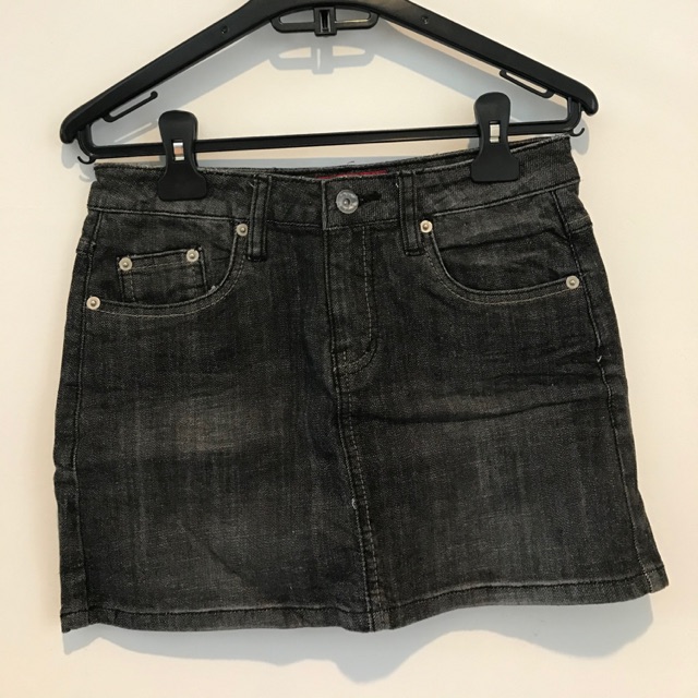 Rok mini denim hitam