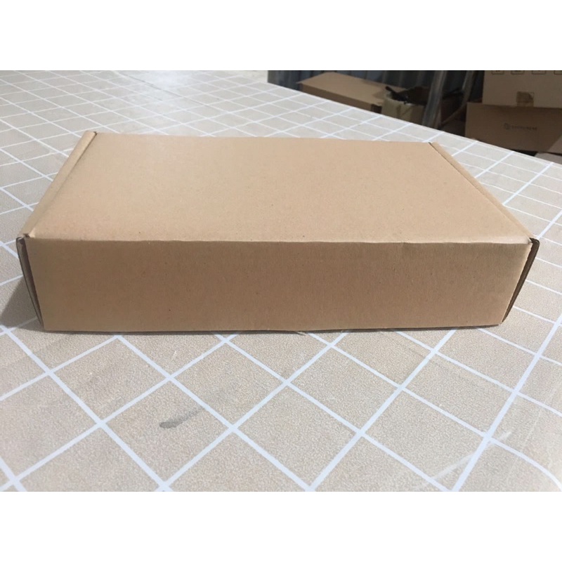

28x16x6 cm earlock sidelock box pizza diecut karton kardus dus packaging