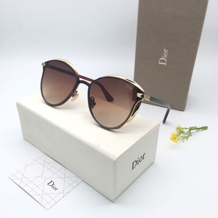 Sunglass Kacamata Wanita  Dr P8A + Box Resleting &amp; Cairan Pembersih + Quality Premium