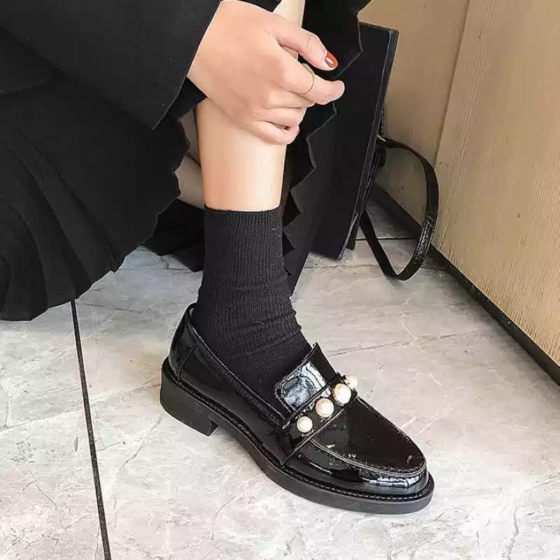 Sepatu Wanita Mutiara Style Korea / Sepatu Docmart Vintage RS 006