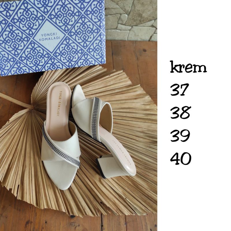 SANDAL HEELS WANITA HAK TAHU YONGKI KOMALADI BRANDED MATAHARI MURAH SDLHLSYK20208