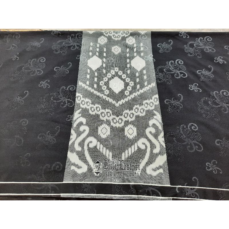 SARUNG HITAM SAMARINDA BALI LESTARI