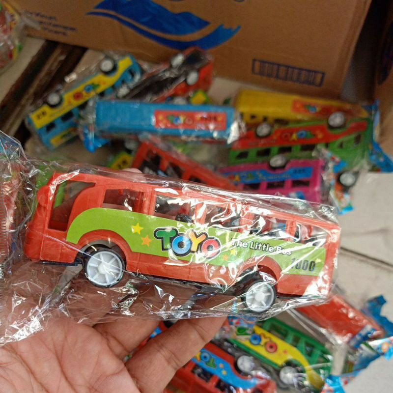 mainan BUS toyo pulback