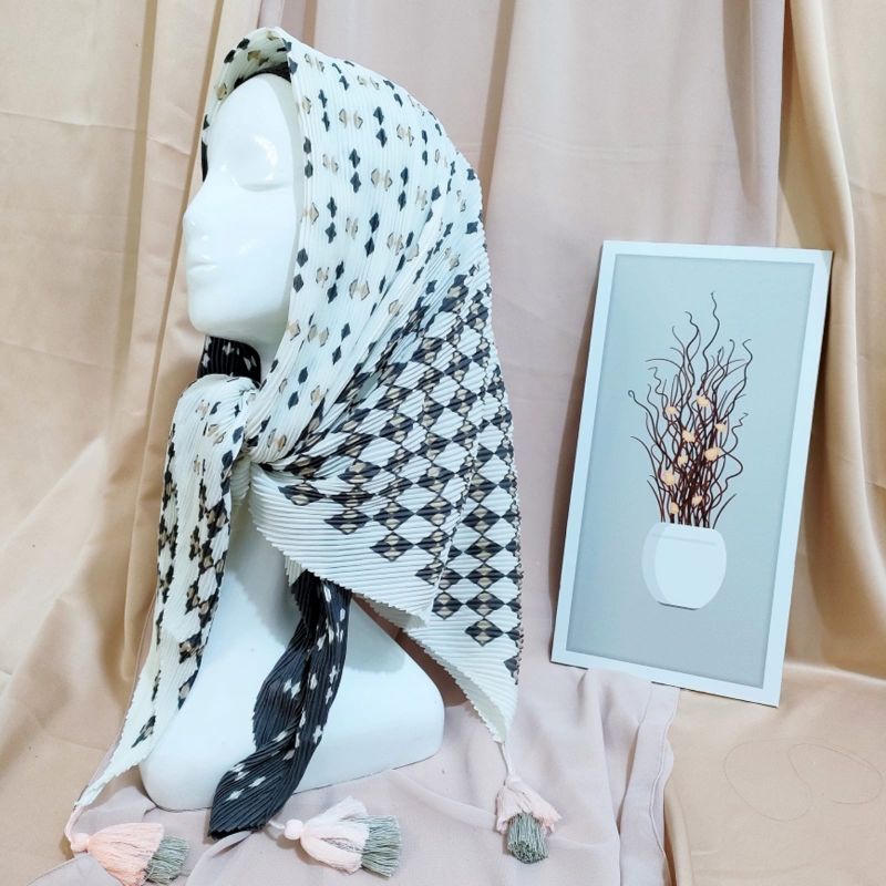 Hijab Segiempat Plisket Motif