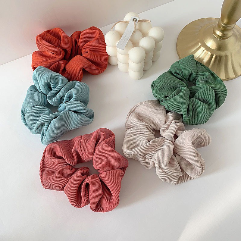 Ikat rambut hijab/ Scrunchie Satin/ Ikat rambut Scrunchie polos / Ikat rambut cepol hijab (D01)