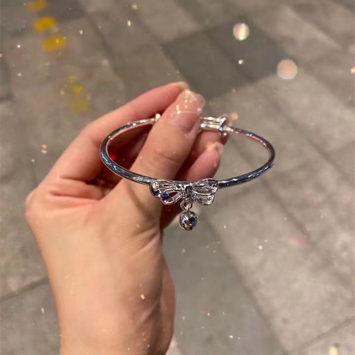 Gelang Bangle Bahan Alloy Lapis Silver Dengan Hiasan Pitalonceng Untuk Wanita