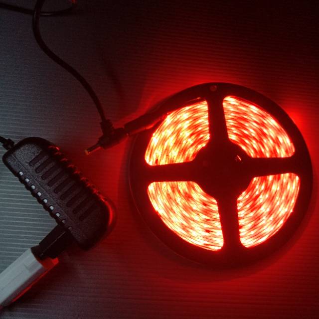 Led stripe 5m 12vdc ip65 waterproof.  Tersedia adaptor siap pakai.