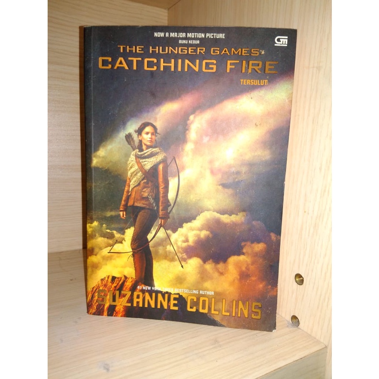 Buku Preloved Kolpri Hunger Games #2: Tersulut (Catching Fire) by Suzanne Collins