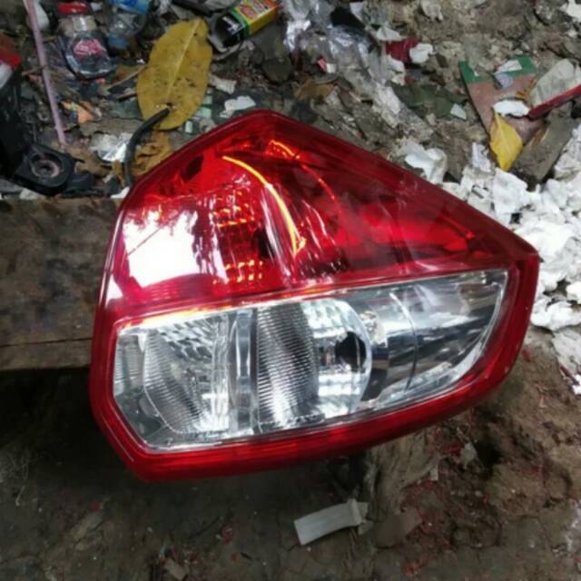 Stoplamp lampu belakang ertiga