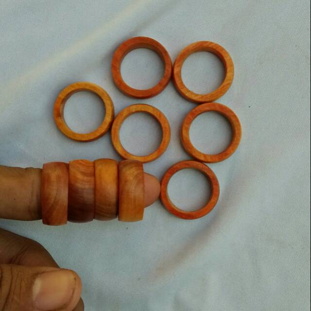 Cincin kayu bertuah kayu raja