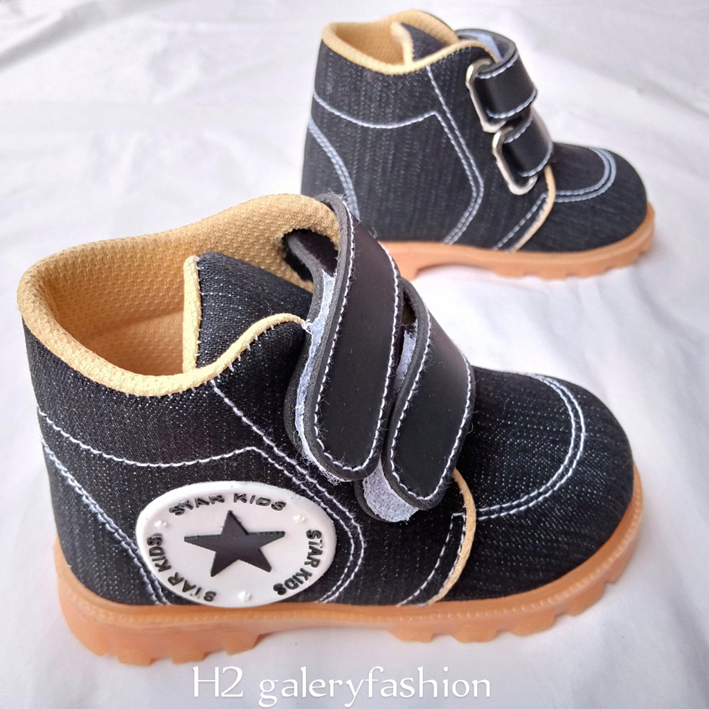  Sepatu  Balita Anak  Laki  Laki  Dongker Warna  Hitam Polos 