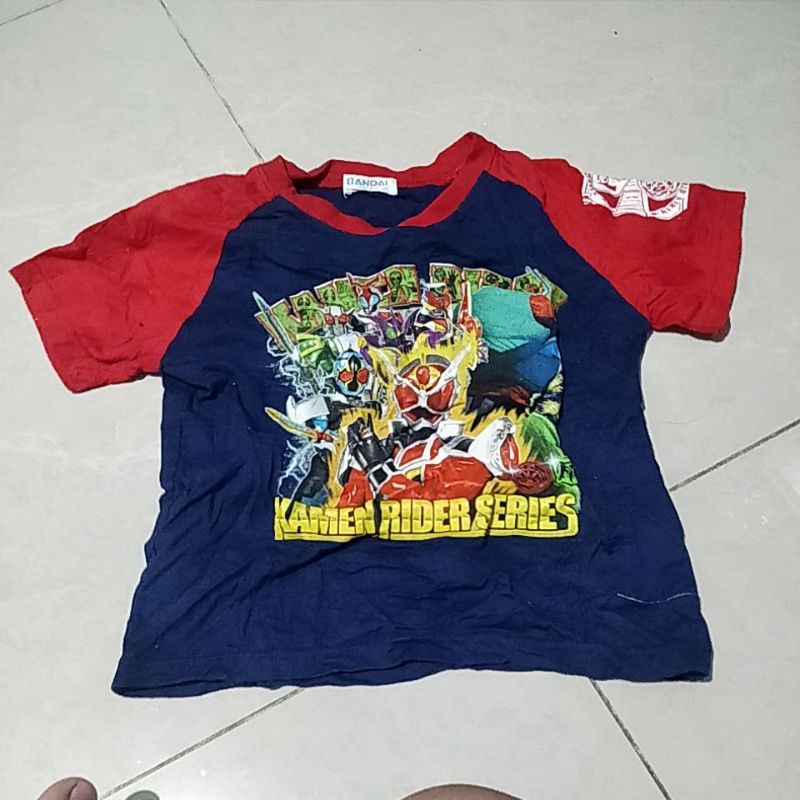 110 merk bandai kaos anak laki preloved 3 4 tahun Kamen rider series merah navy