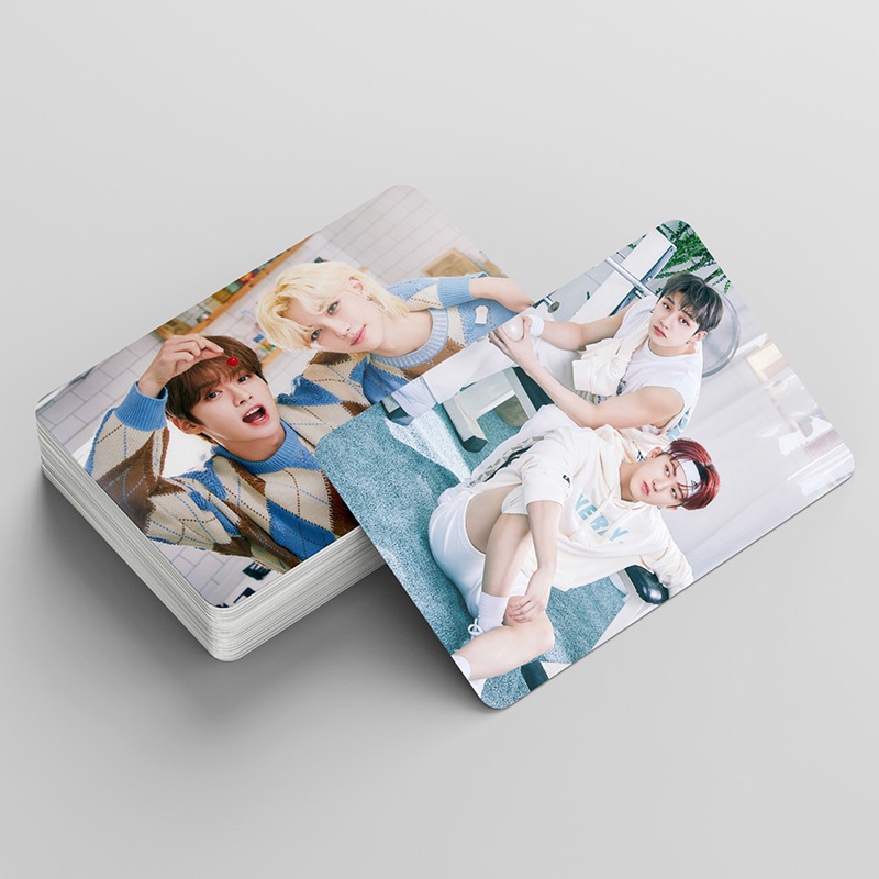 55pcs/box Stray Kids Photocards 2022 season's greetings Album LOMO Card Postcard ((In STOCK) Kpop fan)