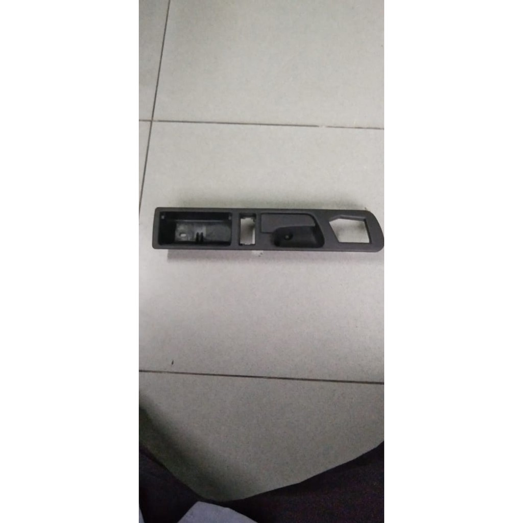 TARIKAN PINTU DALAM KANAN BMW E34 BELAKANG