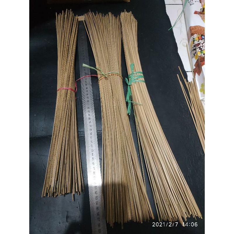 Arku Layangan sukoi malang sukhoi ( tanpa benang ) 400pcs