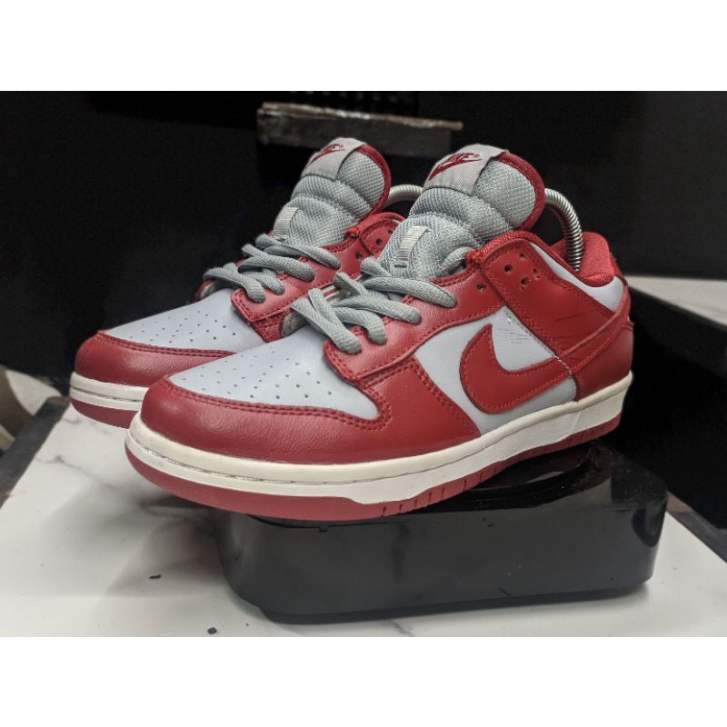 SB dunk low merah