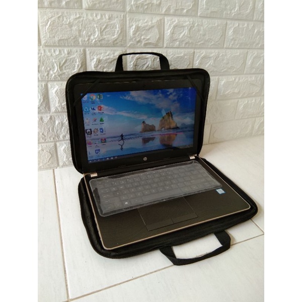 Tas laptop samsung 14 in. Tas jinjing samsung 14&quot;. soft case laptop samsung 14&quot; (water proof)