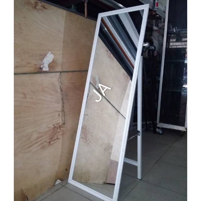 Cermin berdiri /standing mirror white