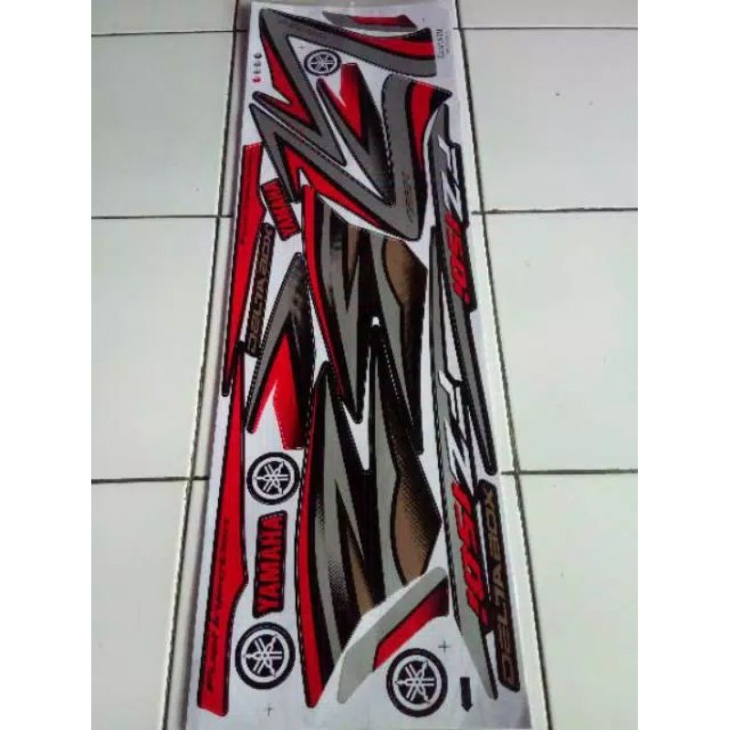 Striping sticker variasi yamaha vixion old fz 150 merah hitam