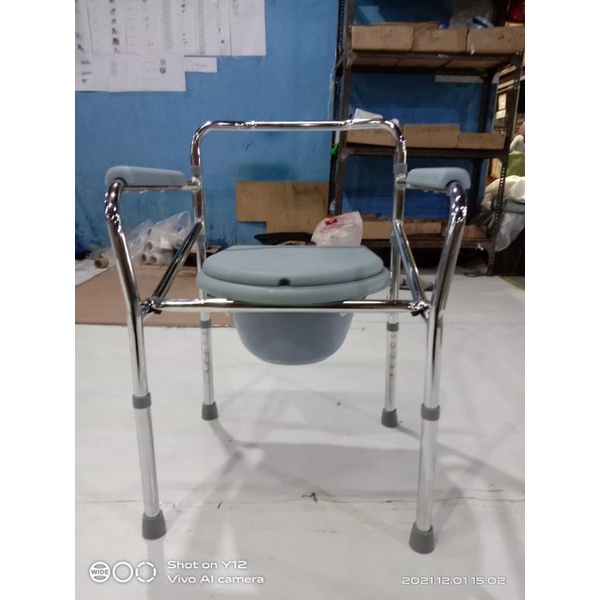 kursi toilet/commode chair/kursi pispot bab