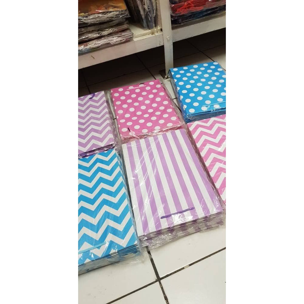

GRATIS ONGKIR PAPERBAG/ BUNGKUS KADO/ GOODIE BAG MOTIF/ TAS SOUVENIR ULTAH !!!