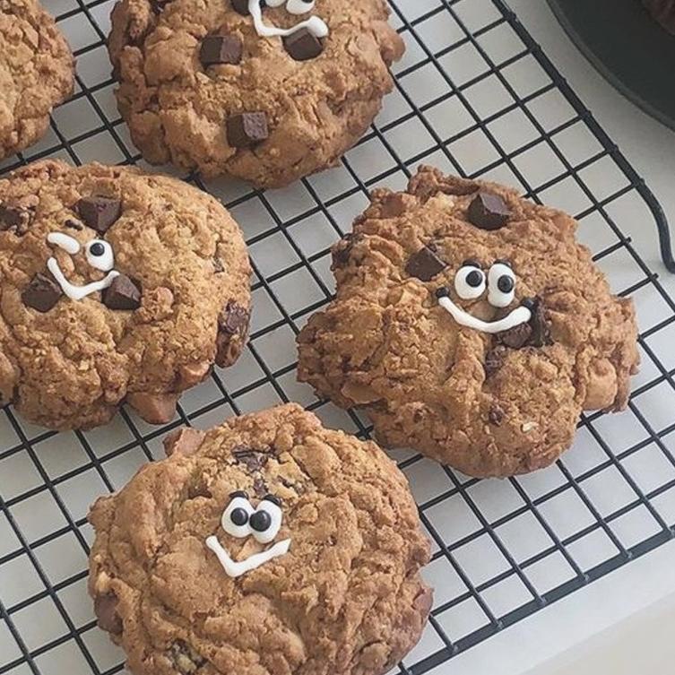

CodeLl2L6--Feelin good cookies
