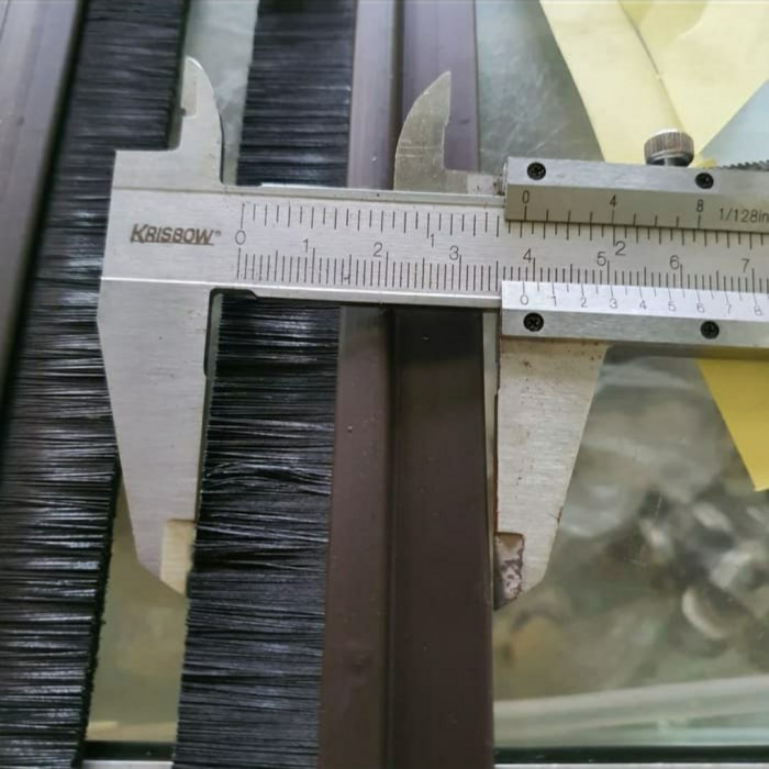 Door Brush / Lis Penutup Celah Bawah Pintu Model Sapu 92cm