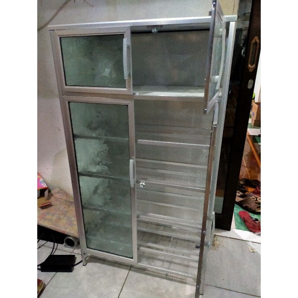 Rak sepatu aluminium