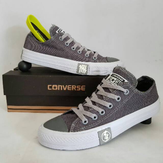 gray chuck taylor