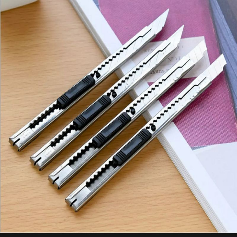 

Mini cutter stainless steel. Cutter 30 derajat mata pisau clip