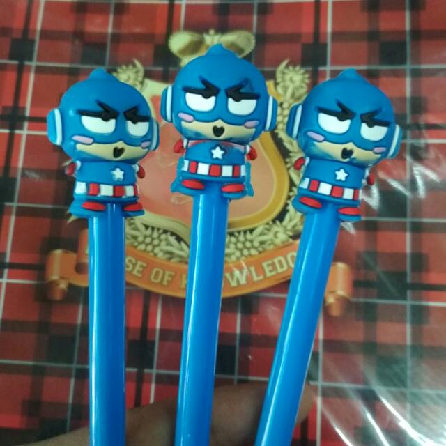 

Pulpen gel karakter Captain Amerika unik
