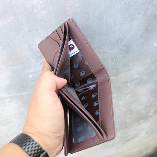 Dompet bape coklat