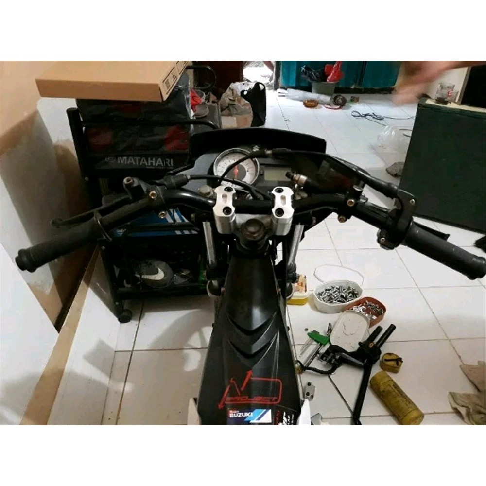 stang rzr dan riser cnc buat satria fu stang rzr pnp satriaJKS14924