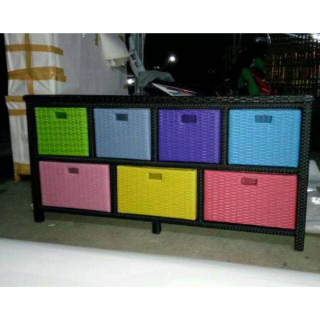 Meja Rotan Sintetis 7 laci