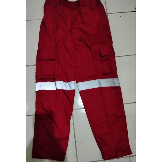 CELANA SAFETY MERAH SCOTLIGT 5CM SAKU SAMPING BAHAN DRILL ADEM HALUS TEBAL