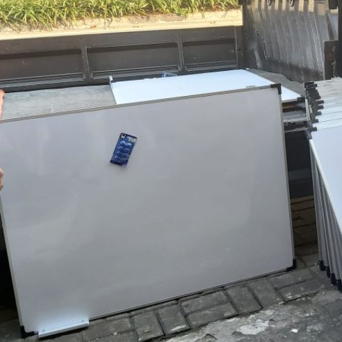 

Whiteboard magnetik gantung 60 x 90