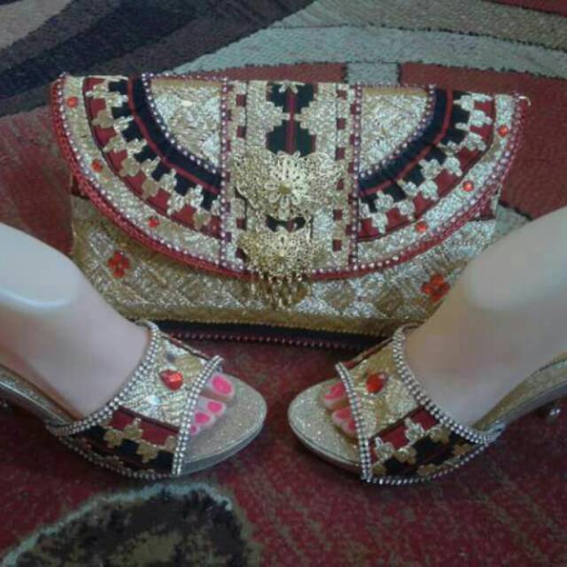 Set tas dan sendal sulam full tapis