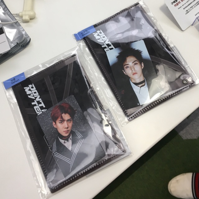 EXO TEMPO PASSPORT WALLET