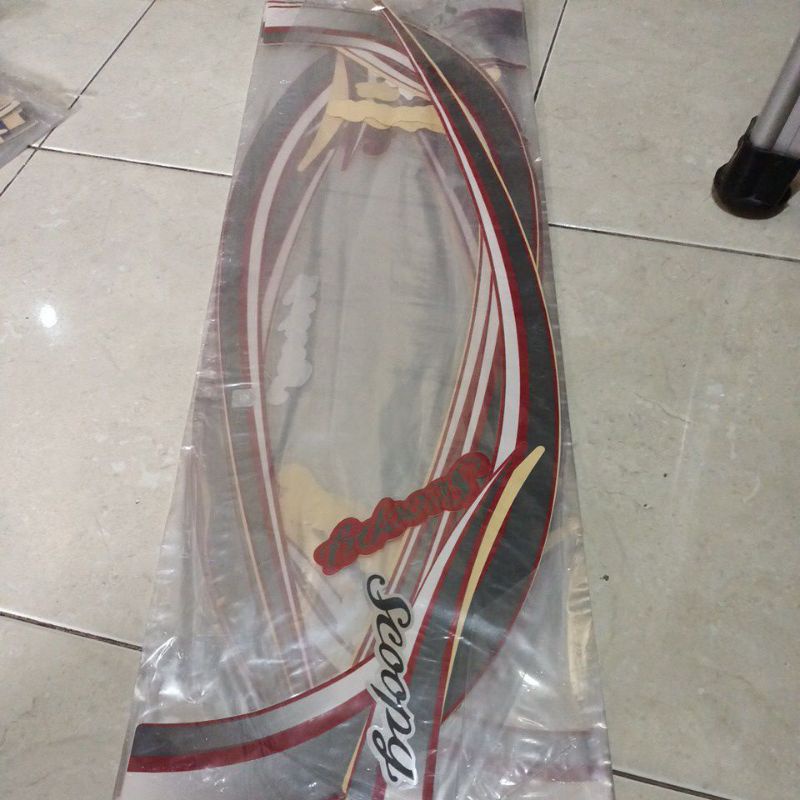 striping stiker les body Honda Scoopy 2012 merah