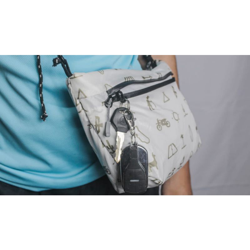 travel pouch saffaroutdoor tas slempang tas gunung tas slendang tas unik tas motif unik weistbag slingbag