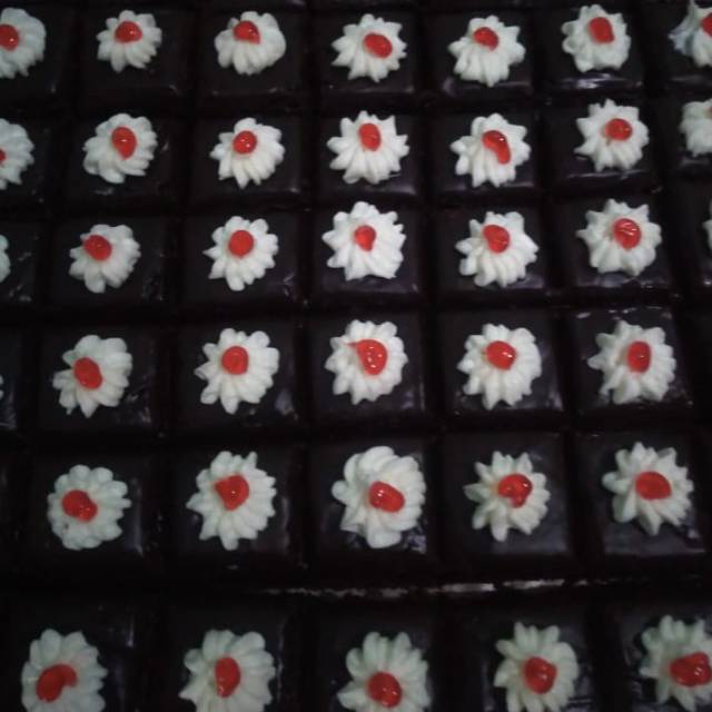 

Bolu Kotak Coklat