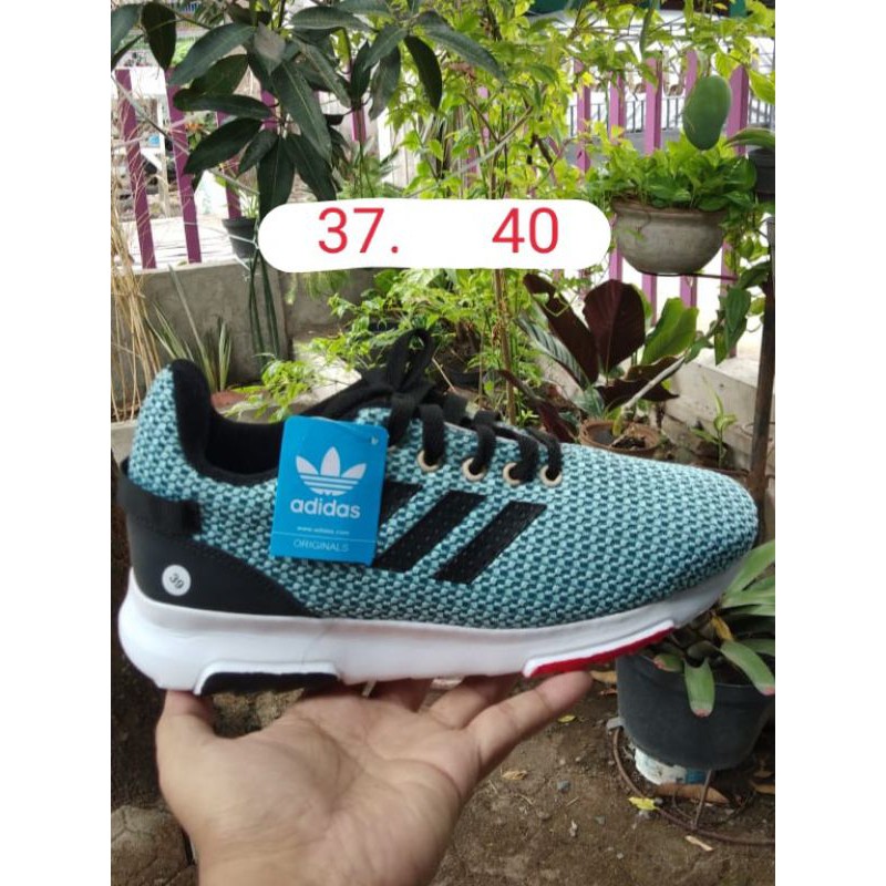 Sepatu Sneaker Sport