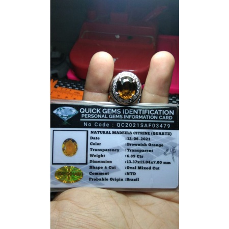 Batu permata madeira citrine