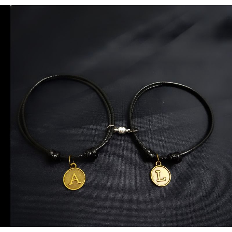 Gelang Couple Magnet Inisial Nama Huruf Kapel Pasangan Warna Hitam Tali Kulit Korea 2mm Waterproof Tahan Anti Air Premium Quality Murah