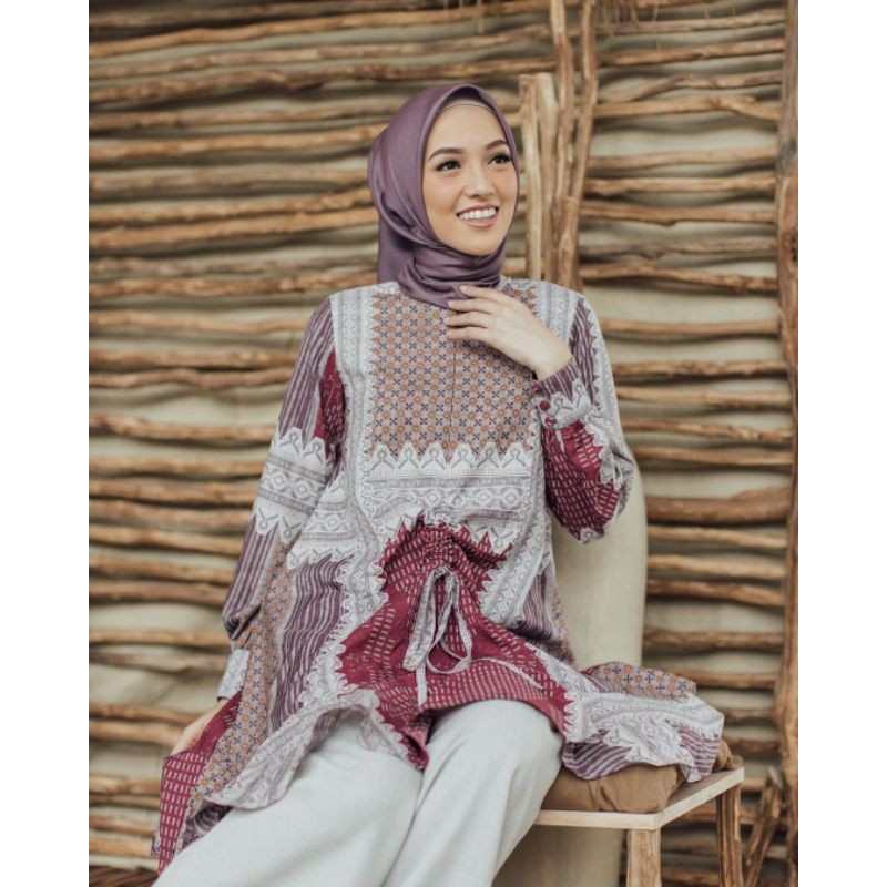 booked- Rona Tunik Mbaru Niang Series Wearing Klamby New bukan Preloved