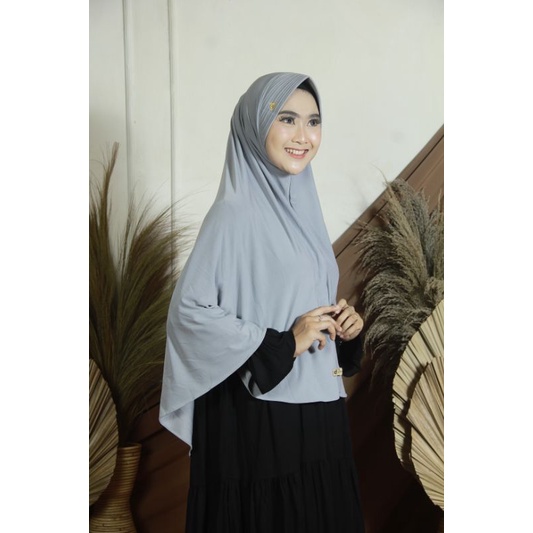 KERUDUNG BERGO AISYAH JUMBO BY DESMONDA HIJAB