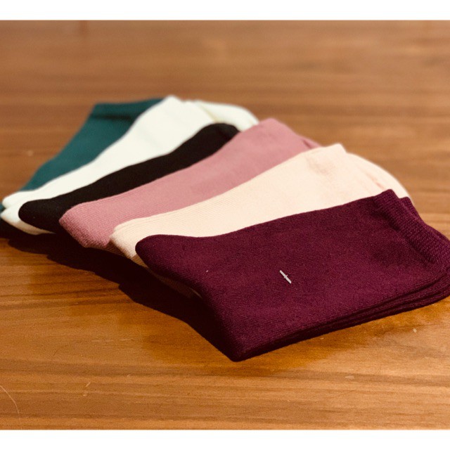 TERLARIS Kaos kaki wanita polos panjang. LeeShoes