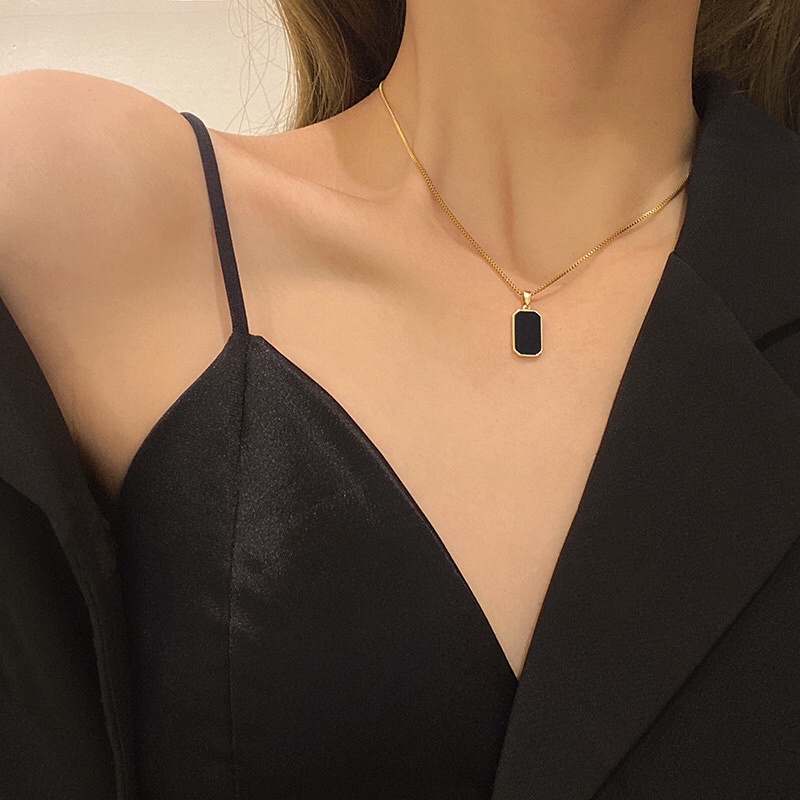 Kalung Titanium Black Square Look Mewah Korea Fashion Style